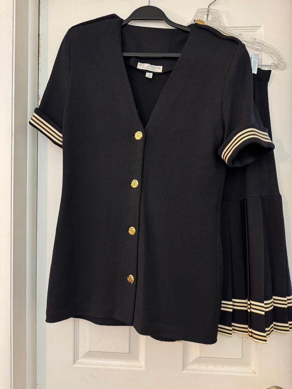 St. John by Marie Gray Santana Knit 2-Piece Skirt Suit Black Cream Size 10